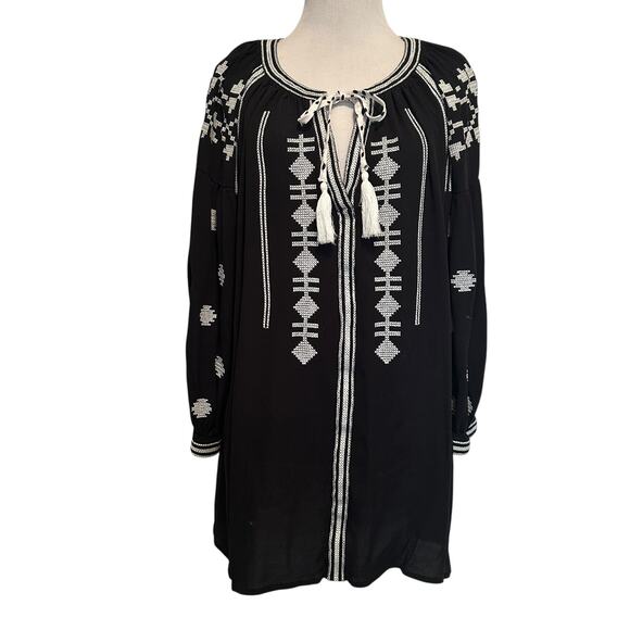 John Mark Tasseled Peasant Top Womens Size 1X Black White Cross Stitch Boho - Picture 2 of 11